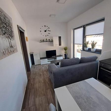 Apartmaji Tisa In Zana Rovte Exterior foto