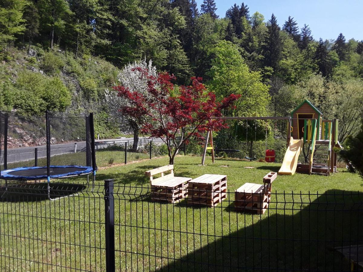 Apartmaji Tisa In Zana Rovte Exterior foto